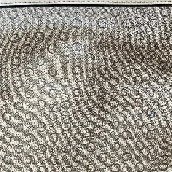 Guess Tan Crossbody Bag with Adjustable Strap and Metallic Hardware - Picture 3 of 7